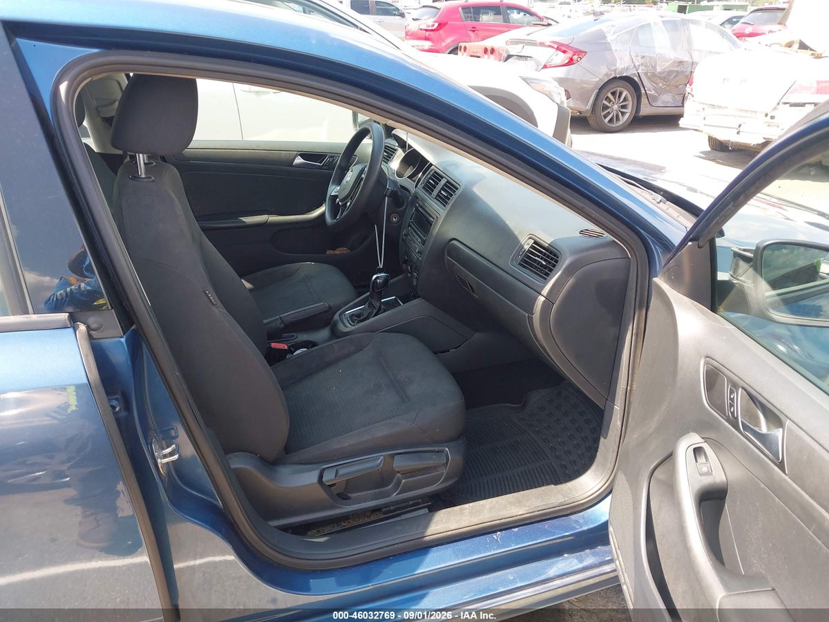 2015 VOLKSWAGEN JETTA 2.0L S — снимка 5