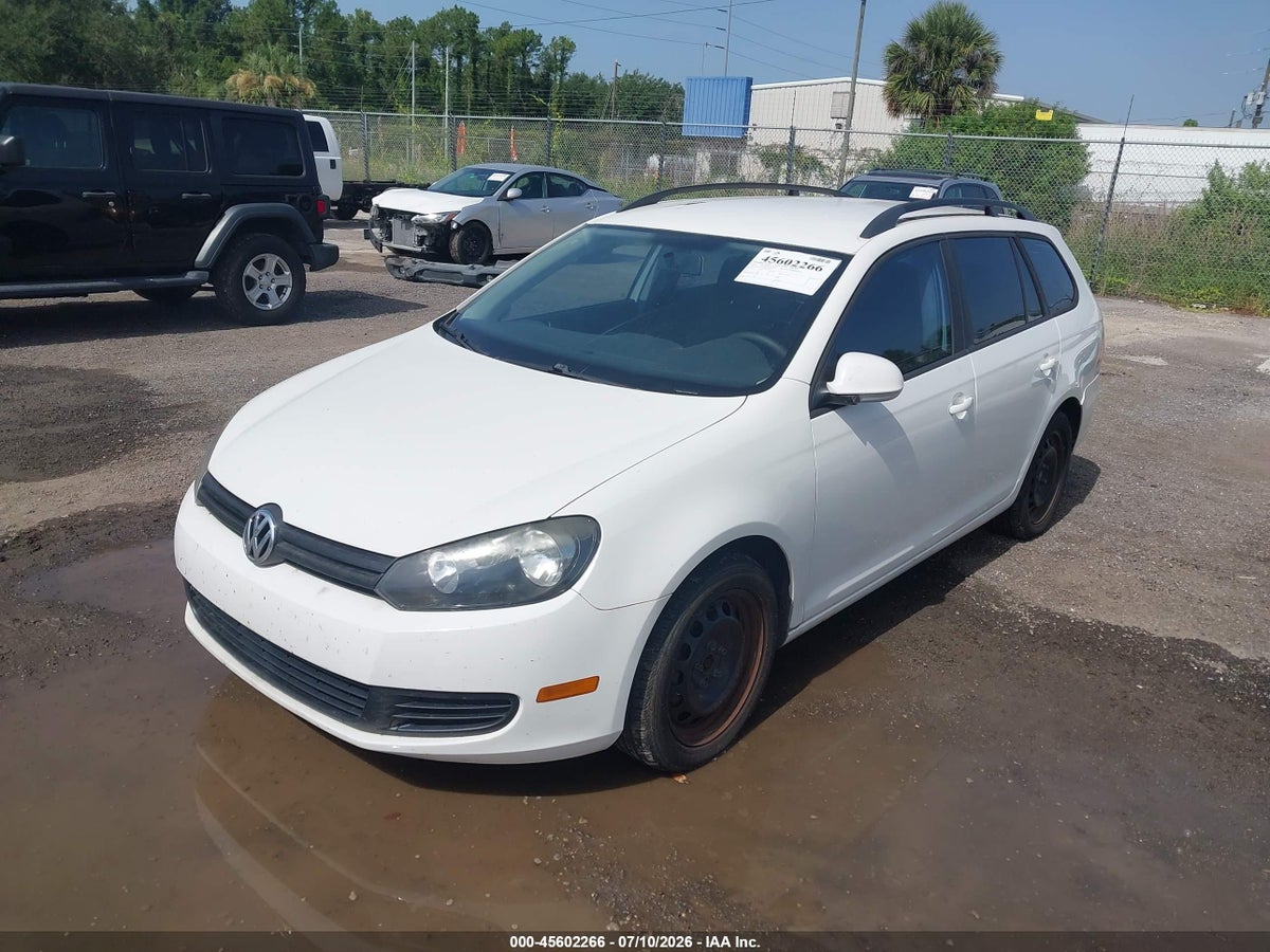2013 VOLKSWAGEN JETTA SPORTWAGEN 2.5L S — снимка 2