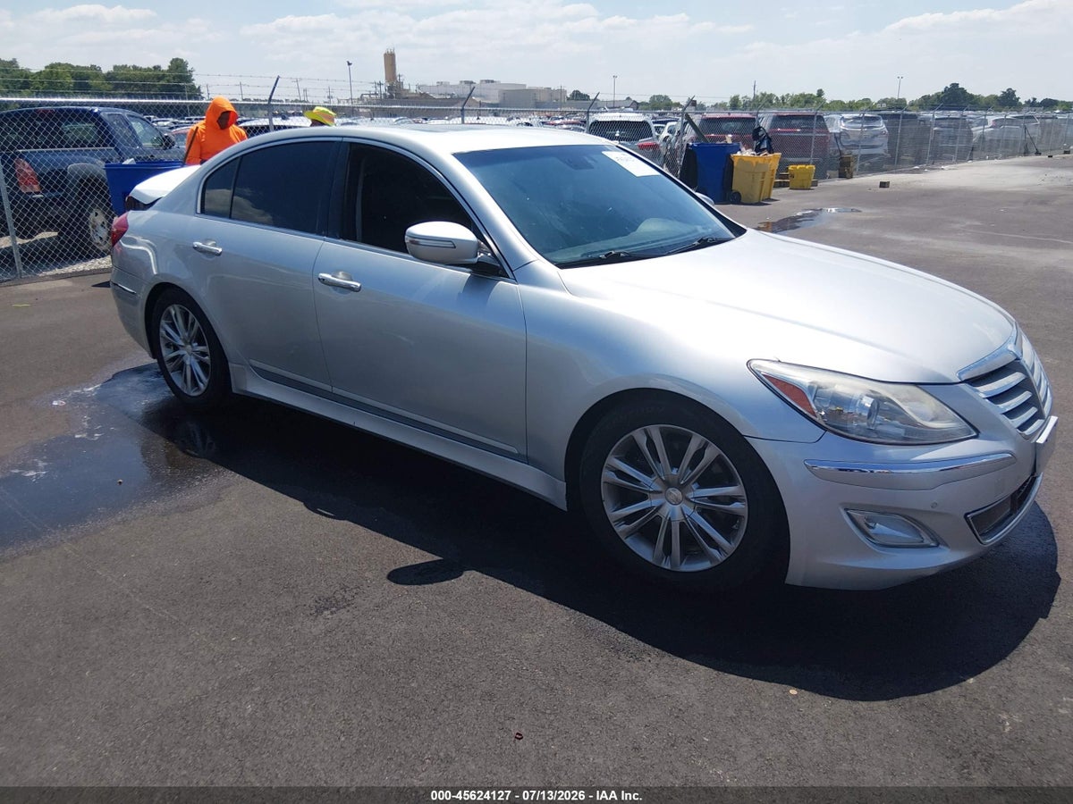 2013 HYUNDAI GENESIS 3.8