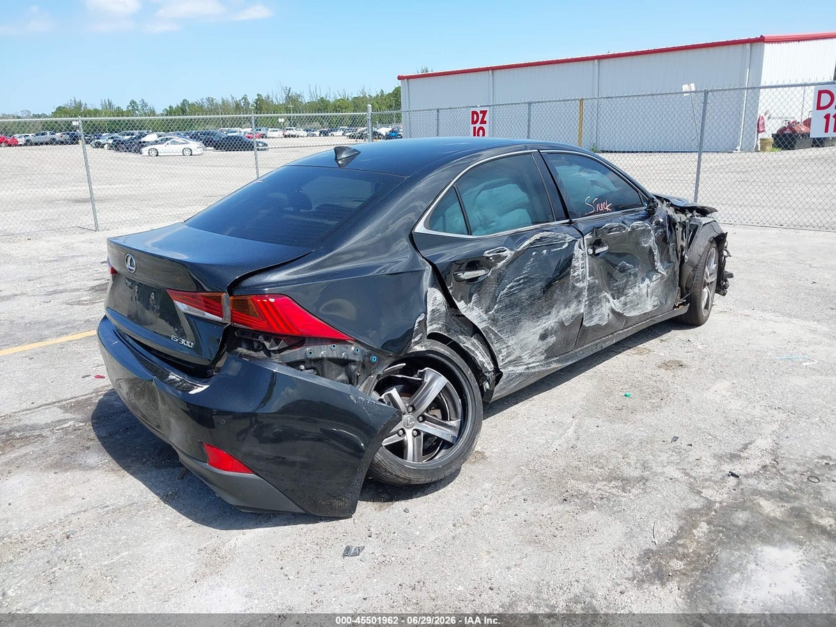 2019 LEXUS IS 300 — снимка 4