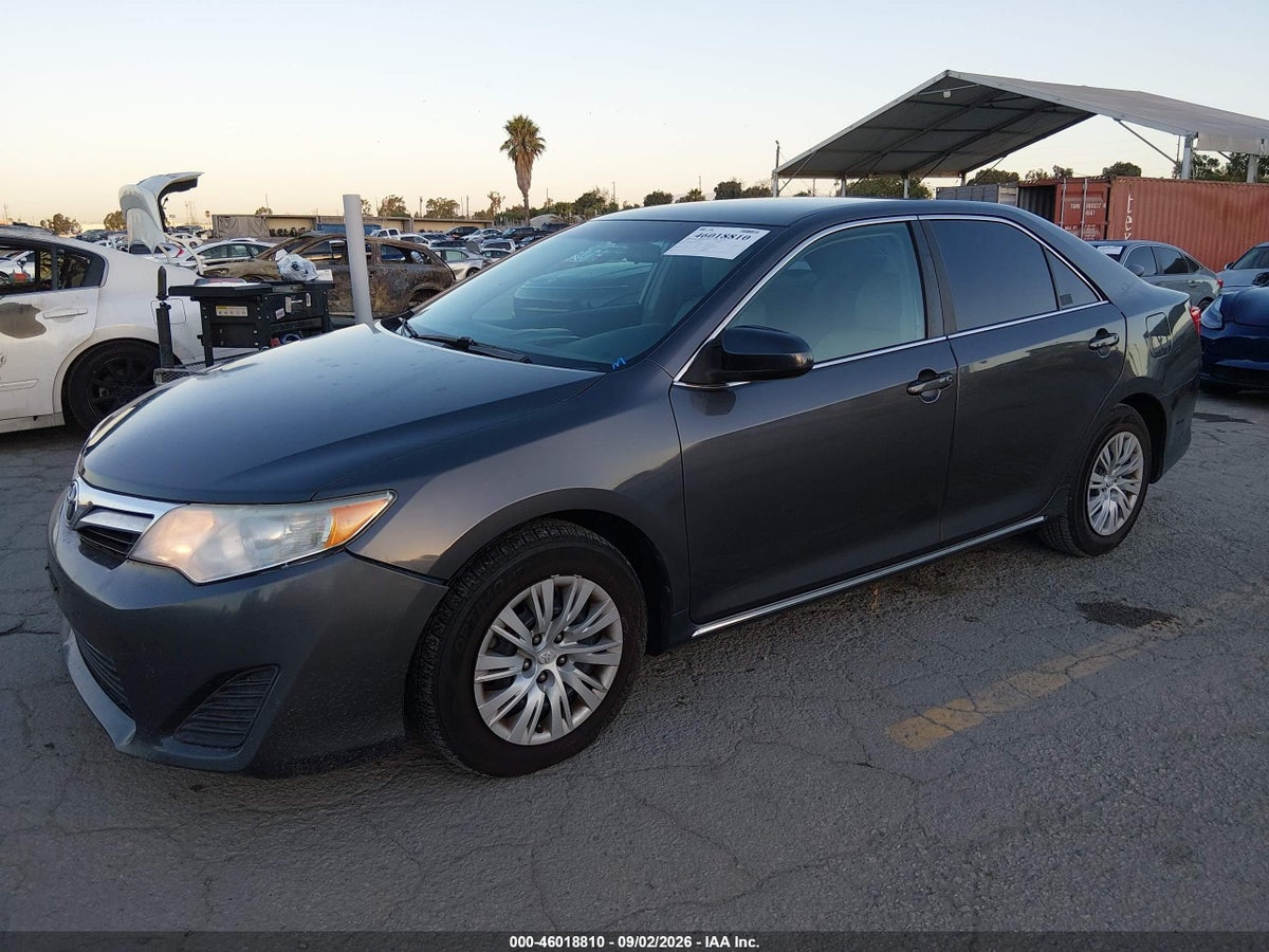 2012 TOYOTA CAMRY LE — снимка 2