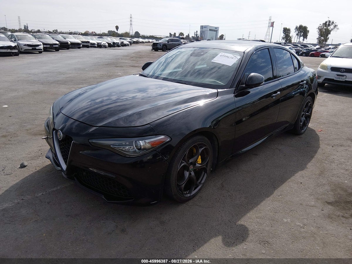 2017 ALFA ROMEO GIULIA TI RWD — снимка 2