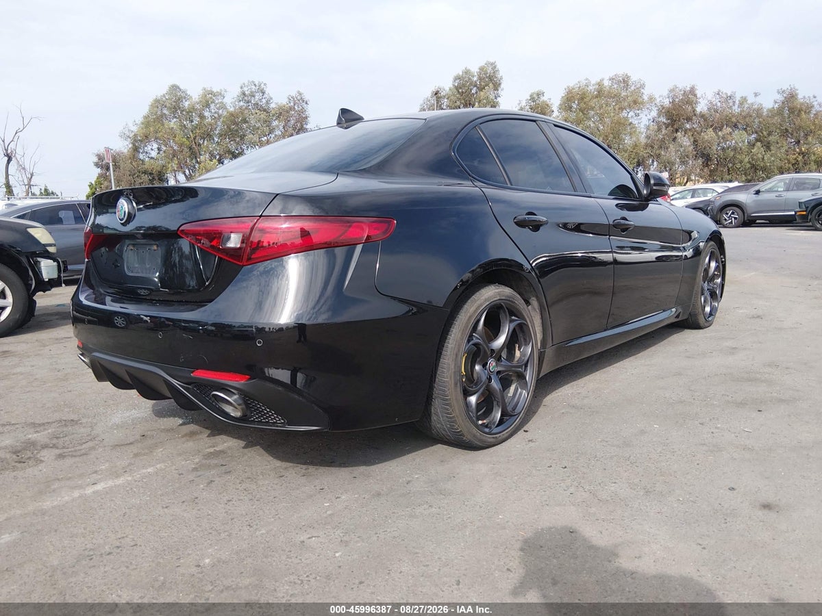 2017 ALFA ROMEO GIULIA TI RWD — снимка 4