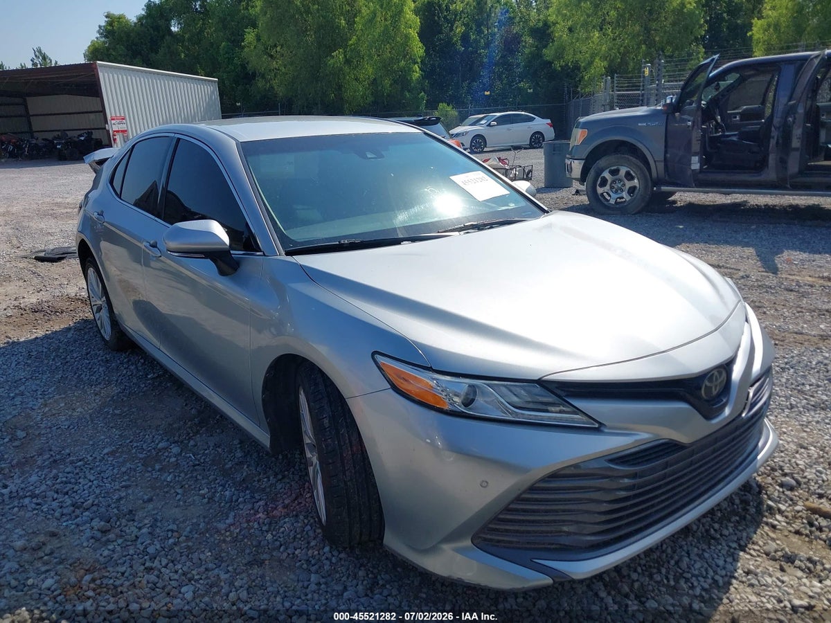 2018 TOYOTA CAMRY XLE