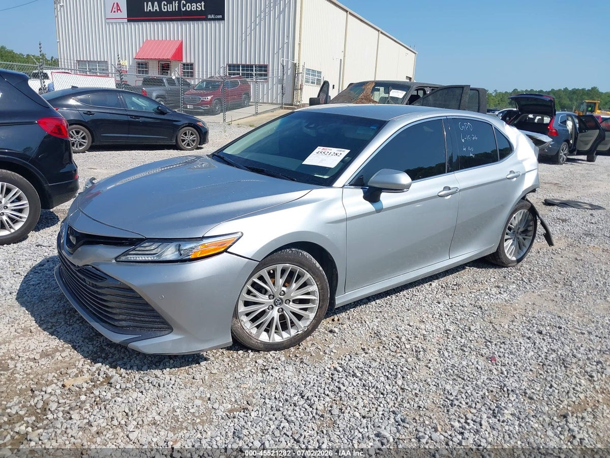2018 TOYOTA CAMRY XLE — снимка 2