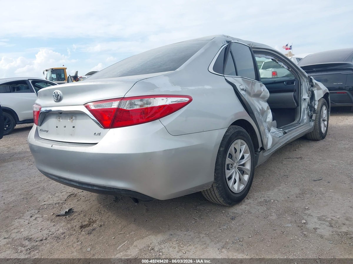 2017 TOYOTA CAMRY LE — снимка 4