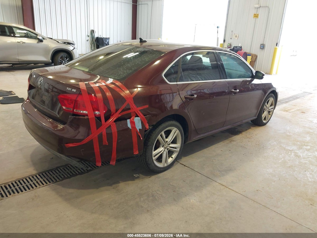 2014 VOLKSWAGEN PASSAT 2.0L TDI SE — снимка 4