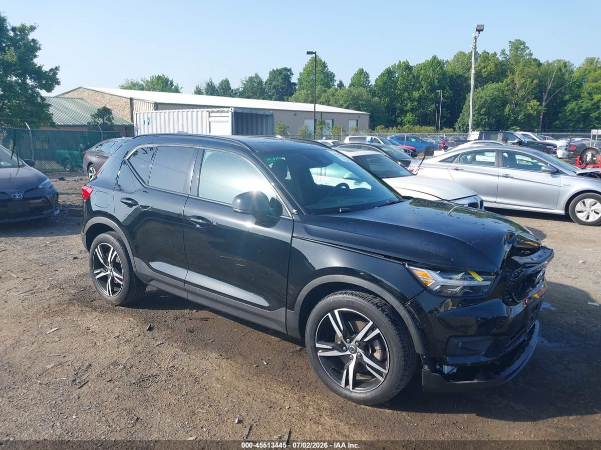 2021 VOLVO XC40 T5 R-DESIGN