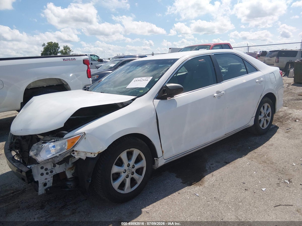 2012 TOYOTA CAMRY LE — снимка 2