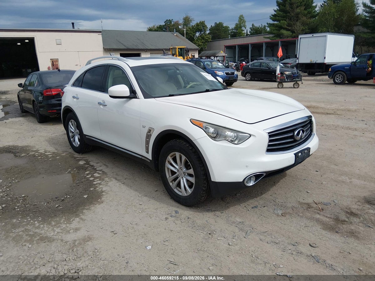 2015 INFINITI QX70