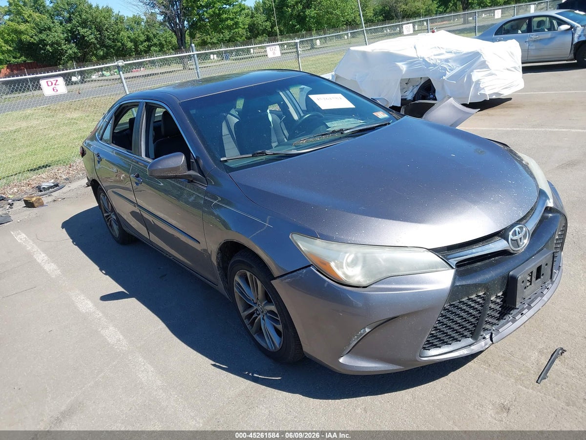 2015 TOYOTA CAMRY SE