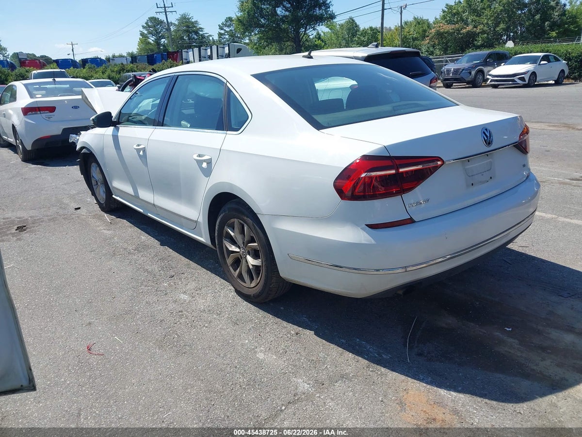 2017 VOLKSWAGEN PASSAT 1.8T S — снимка 3