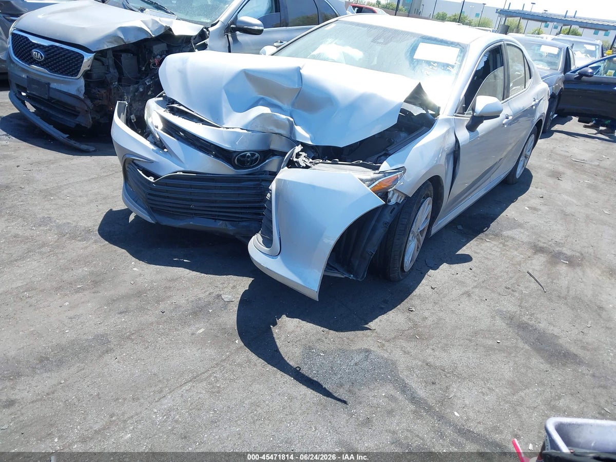 2022 TOYOTA CAMRY LE — снимка 2