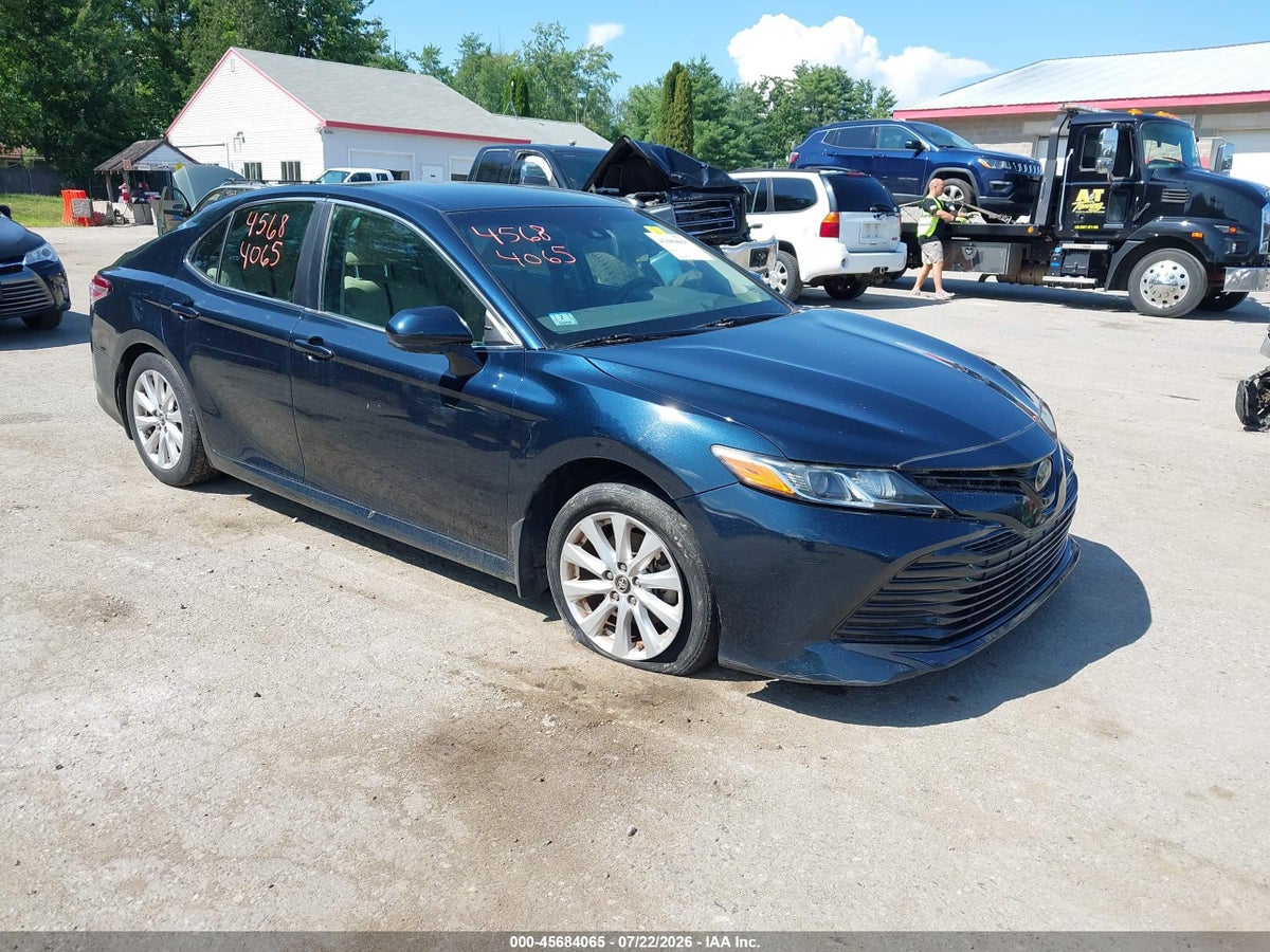 2018 TOYOTA CAMRY LE