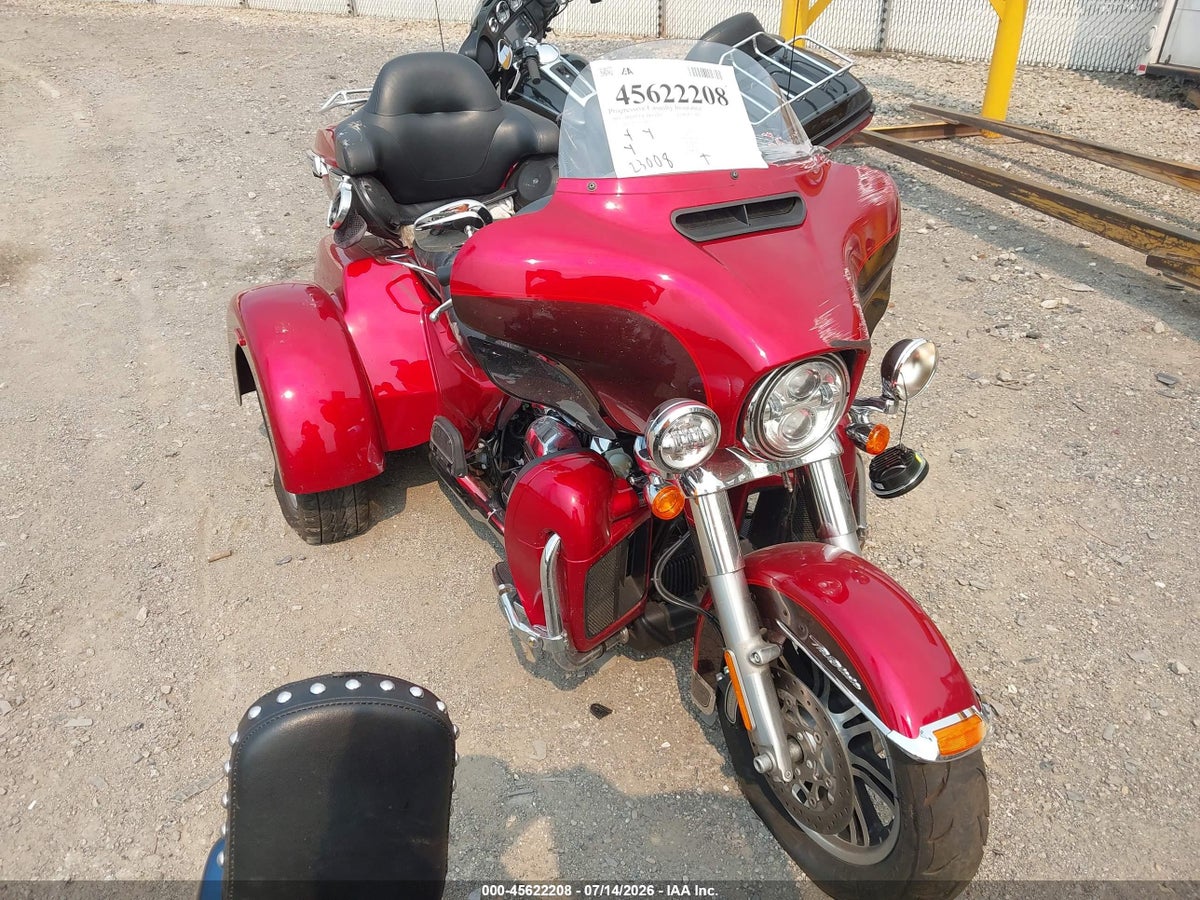 2018 HARLEY-DAVIDSON FLHTCUTG TRI GLIDE ULTRA