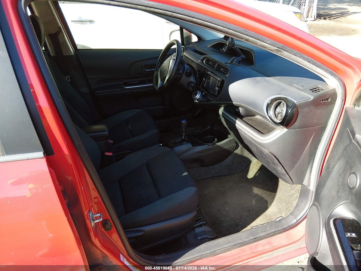 2015 TOYOTA PRIUS C TWO — снимка 5