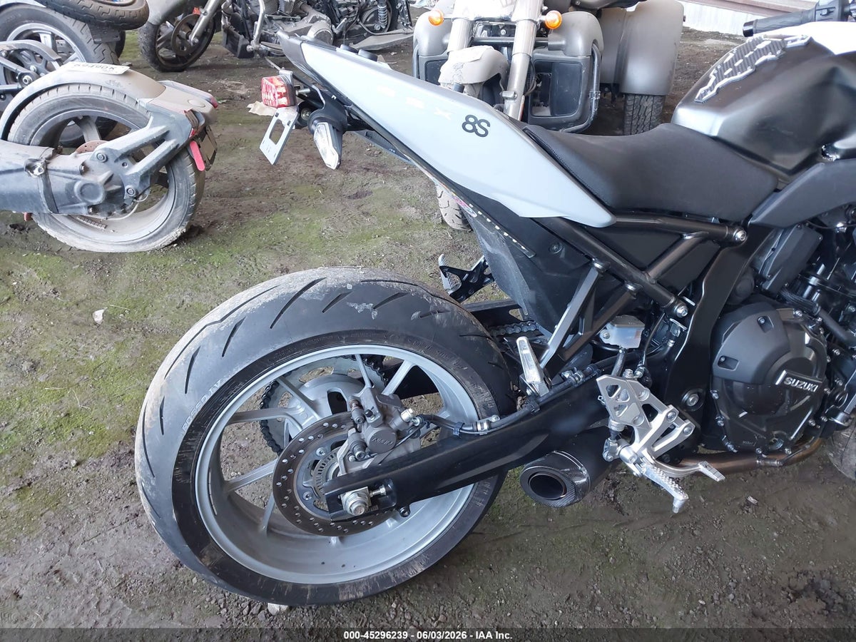 2024 SUZUKI GSX800 R — снимка 4
