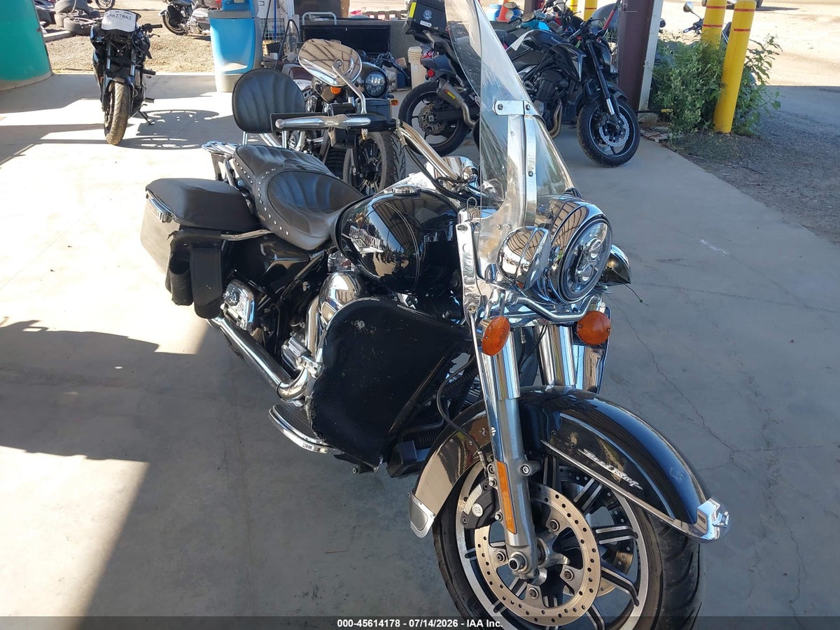 2014 HARLEY-DAVIDSON FLHR ROAD KING