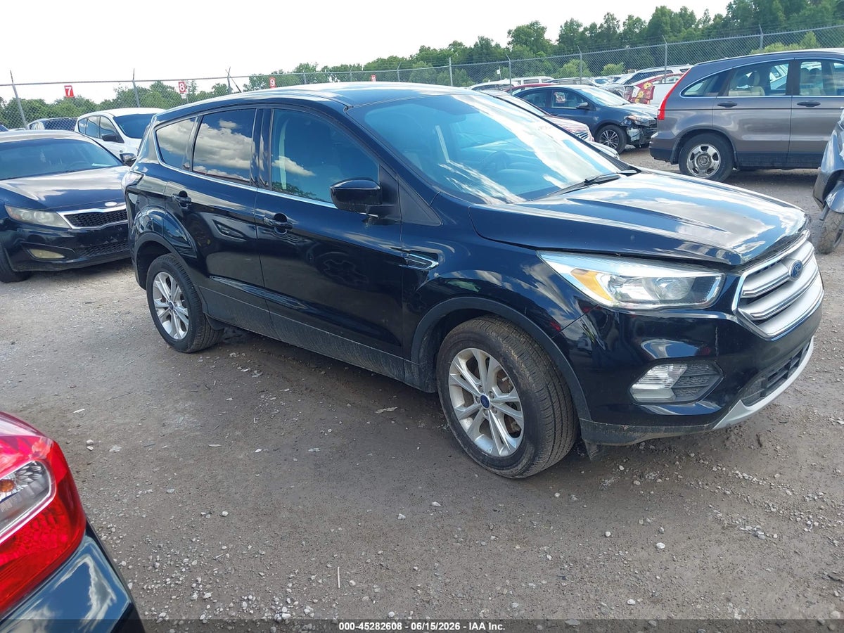 2017 FORD ESCAPE SE