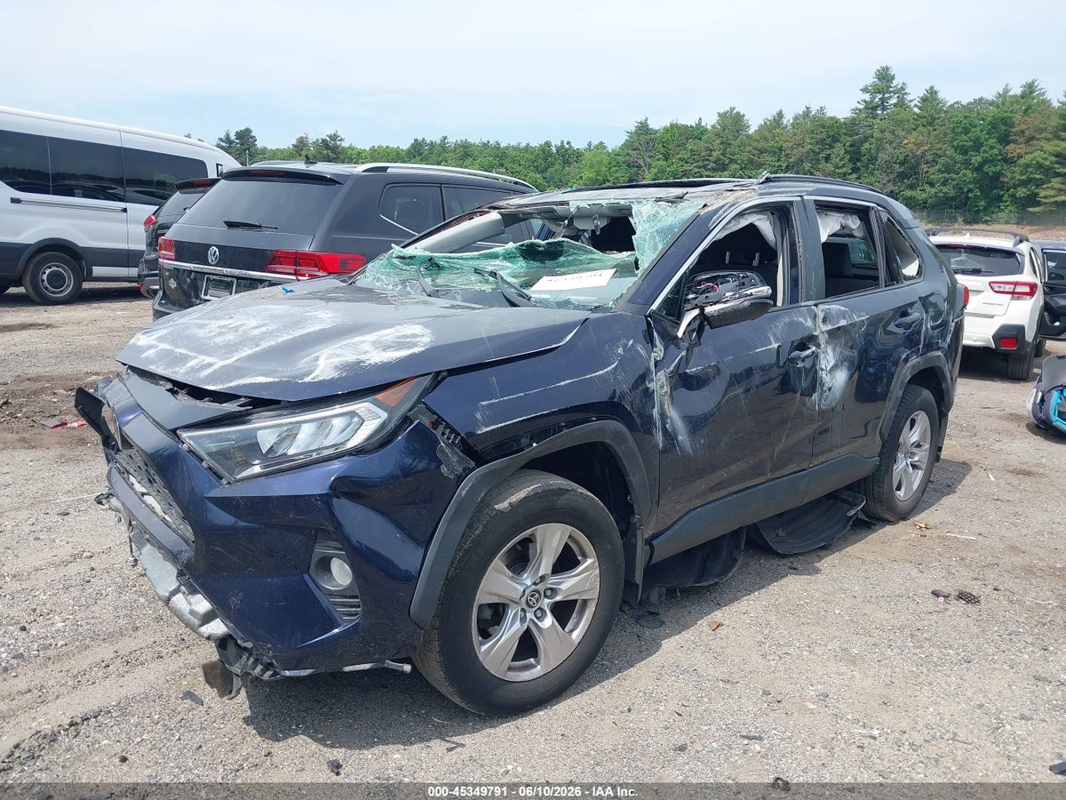 2021 TOYOTA RAV4 XLE — снимка 2