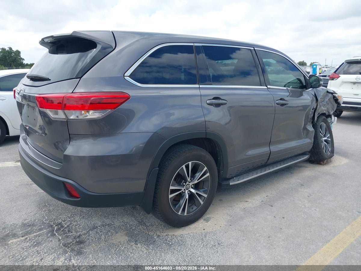 2017 TOYOTA HIGHLANDER LE — снимка 4