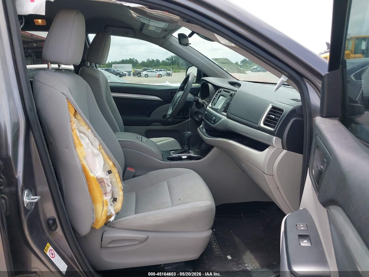 2017 TOYOTA HIGHLANDER LE — снимка 5