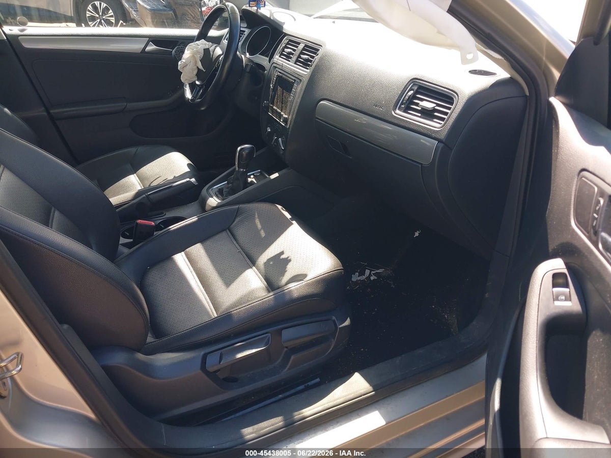 2016 VOLKSWAGEN JETTA 1.4T SE — снимка 5