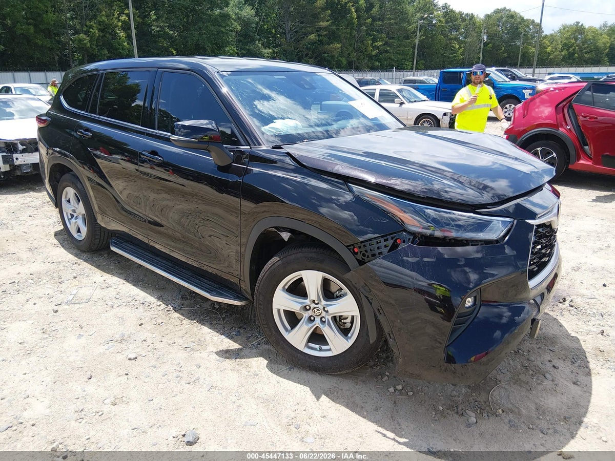 2021 TOYOTA HIGHLANDER LE