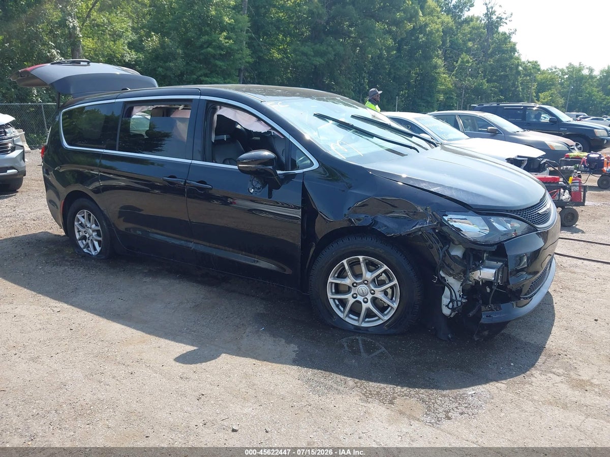 2026 CHRYSLER VOYAGER LX