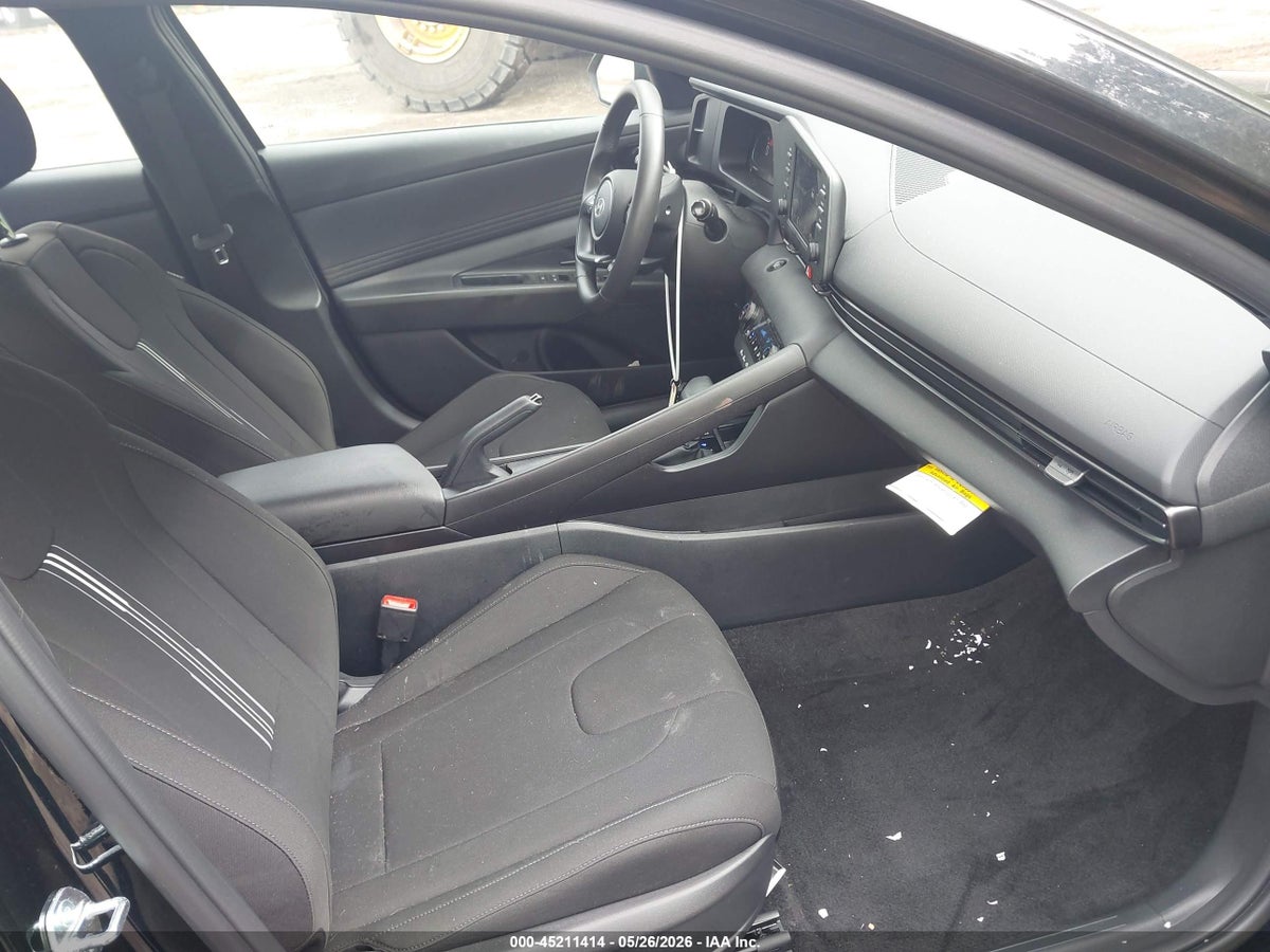 2025 HYUNDAI ELANTRA SEL SPORT — снимка 5