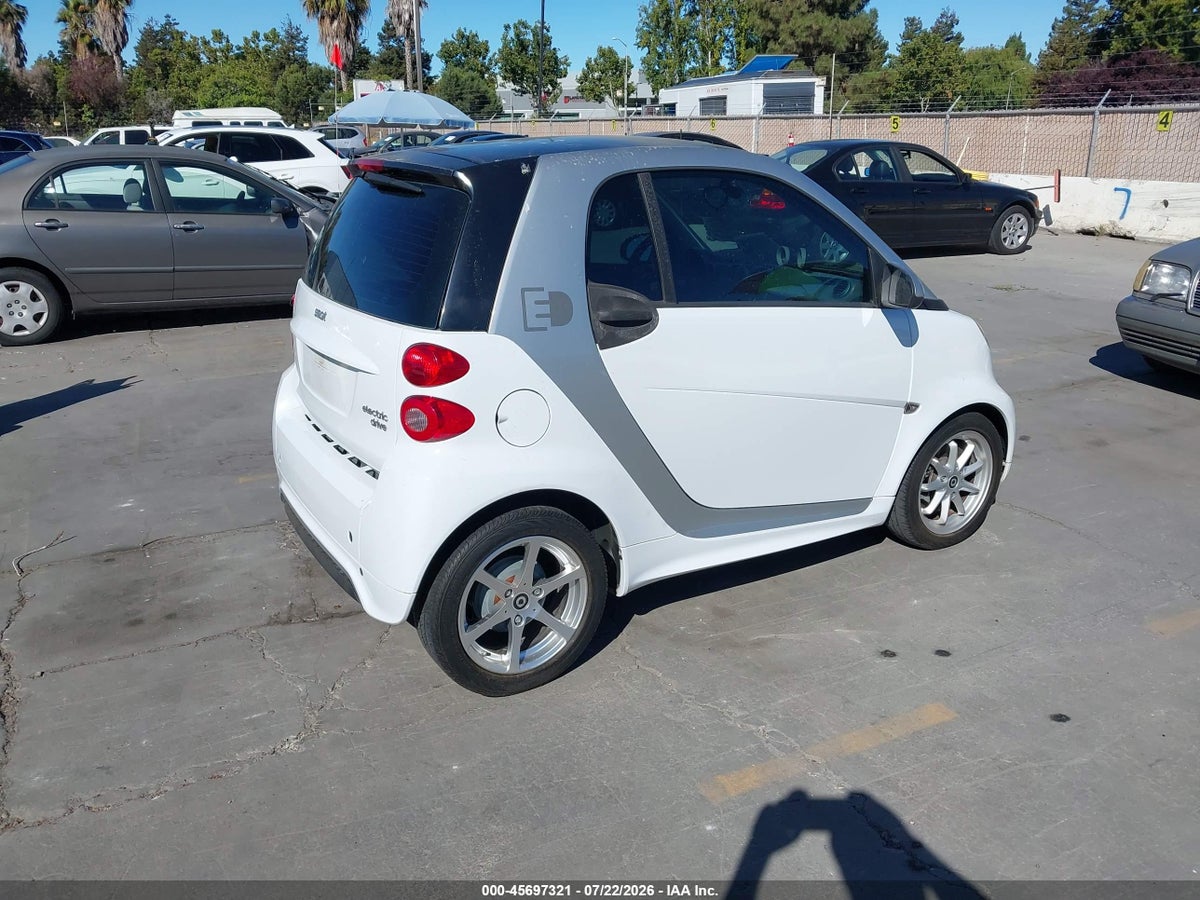 2014 SMART FORTWO ELECTRIC DRIVE PASSION — снимка 4