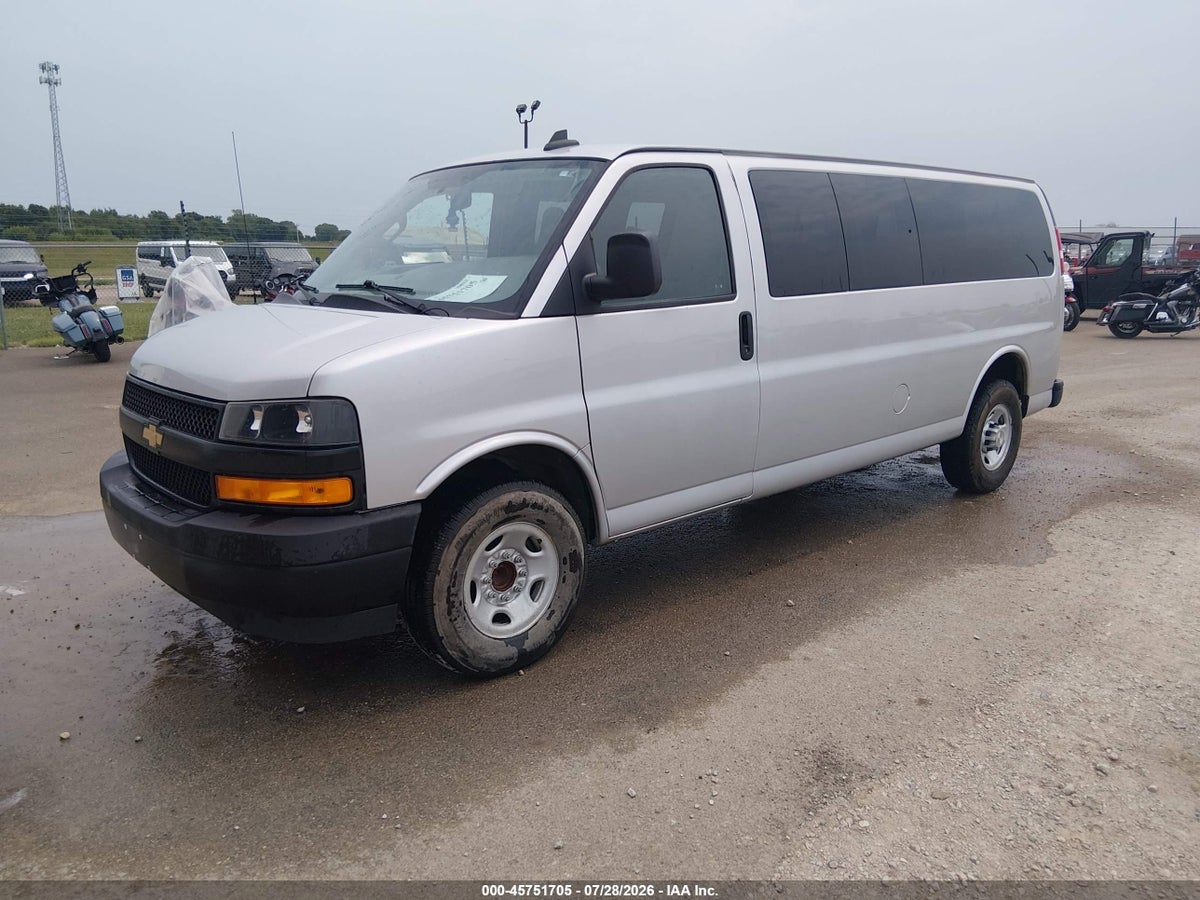 2021 CHEVROLET EXPRESS PASSENGER RWD 3500 EXTENDED WHEELBASE LS — снимка 2