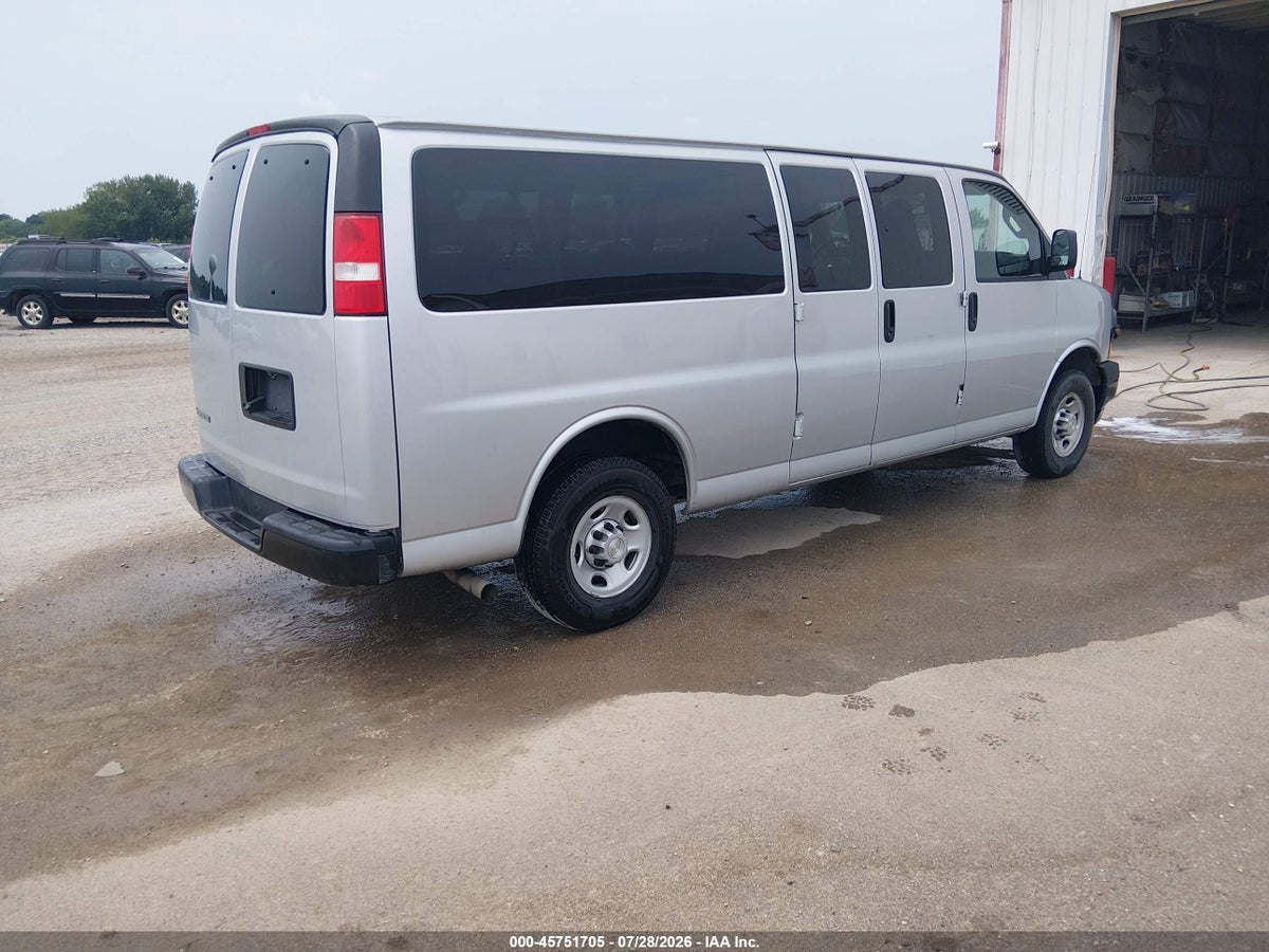 2021 CHEVROLET EXPRESS PASSENGER RWD 3500 EXTENDED WHEELBASE LS — снимка 4
