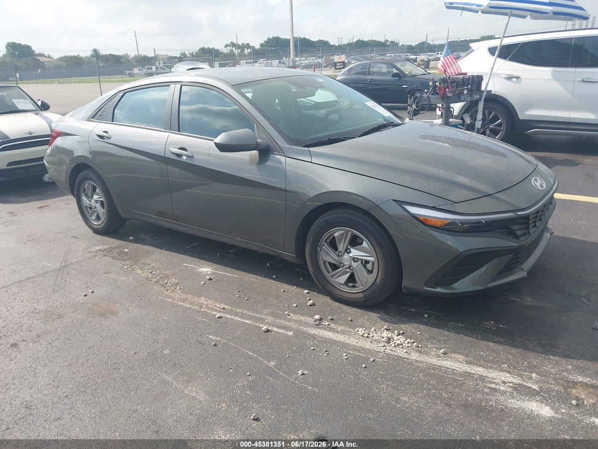 2026 HYUNDAI ELANTRA SE