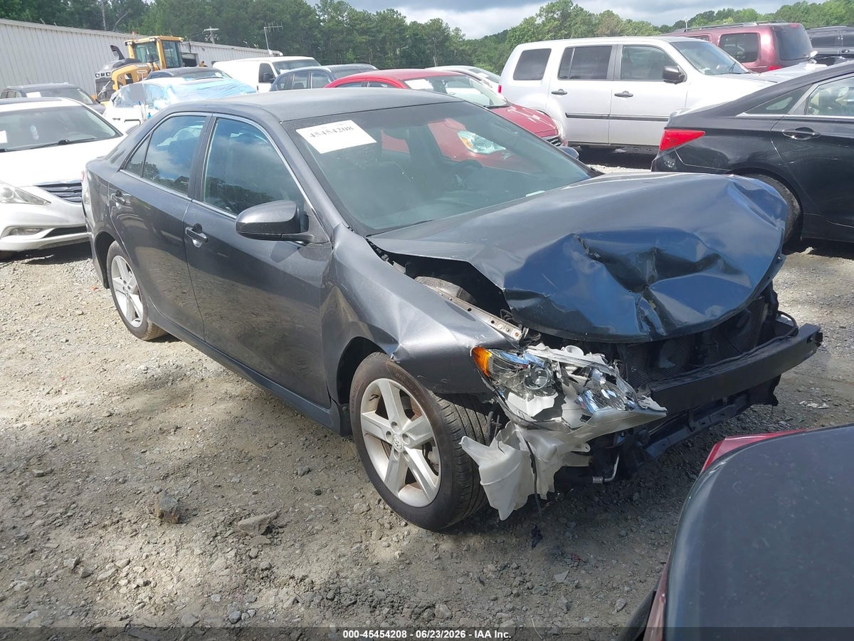 2012 TOYOTA CAMRY SE
