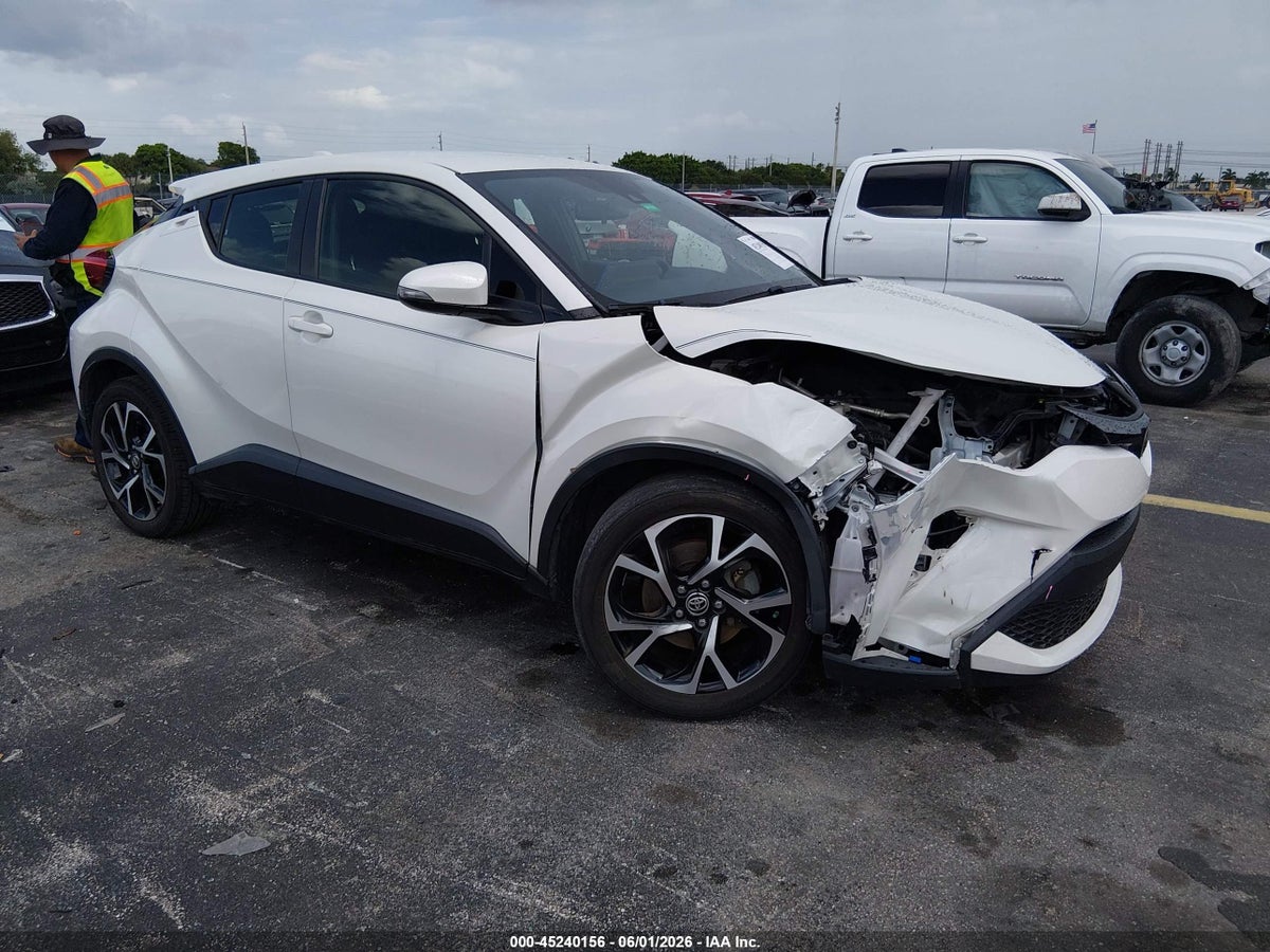 2020 TOYOTA C-HR XLE