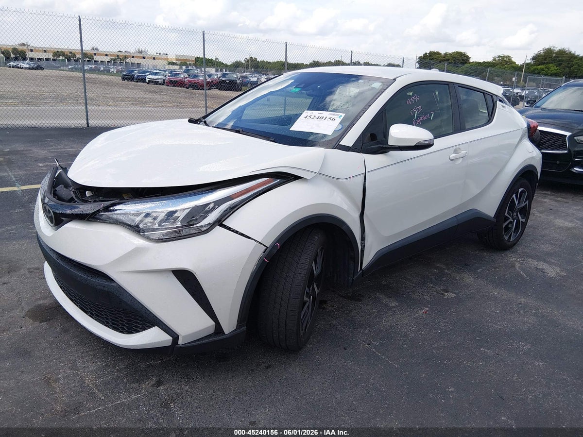 2020 TOYOTA C-HR XLE — снимка 2