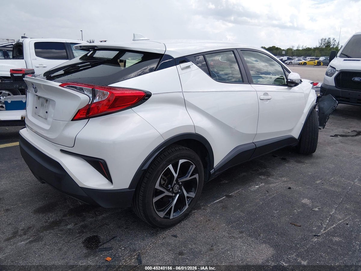 2020 TOYOTA C-HR XLE — снимка 4