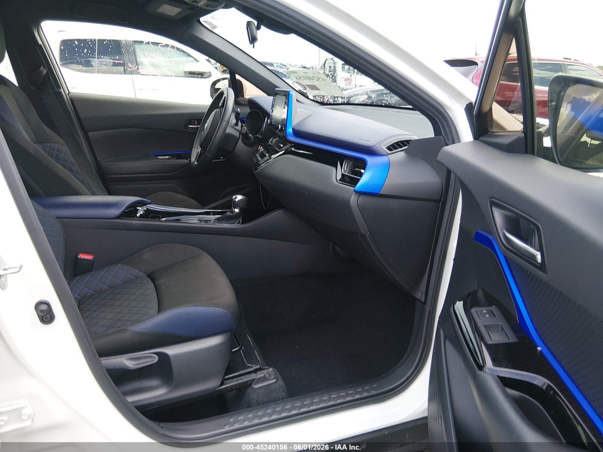 2020 TOYOTA C-HR XLE — снимка 5