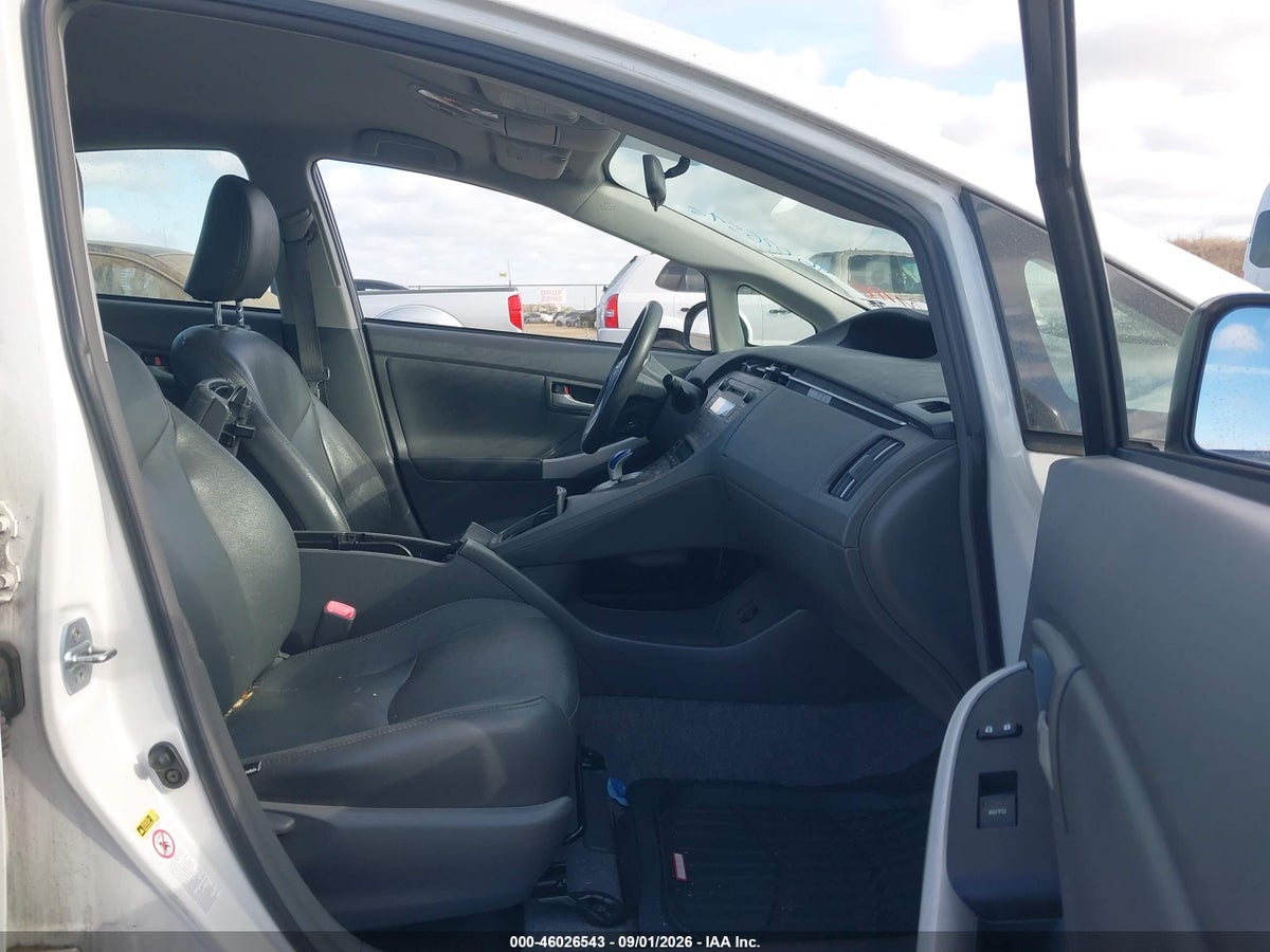 2011 TOYOTA PRIUS TWO — снимка 5