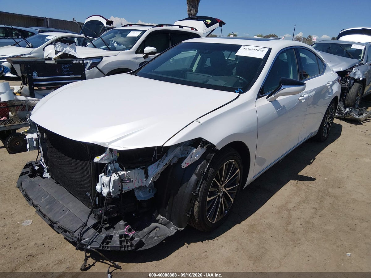 2025 LEXUS ES 300H — снимка 2
