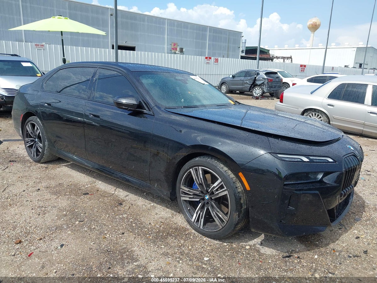 2025 BMW 740I