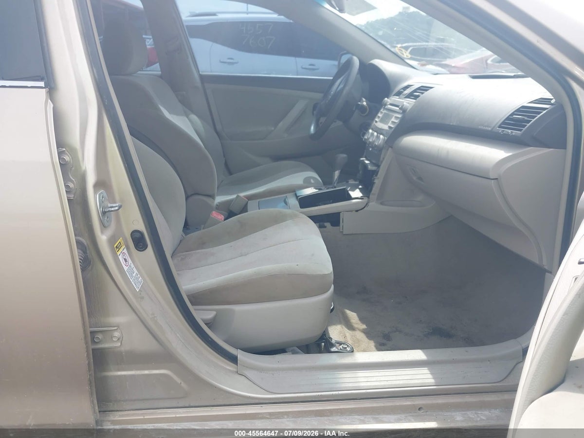 2011 TOYOTA CAMRY LE — снимка 5