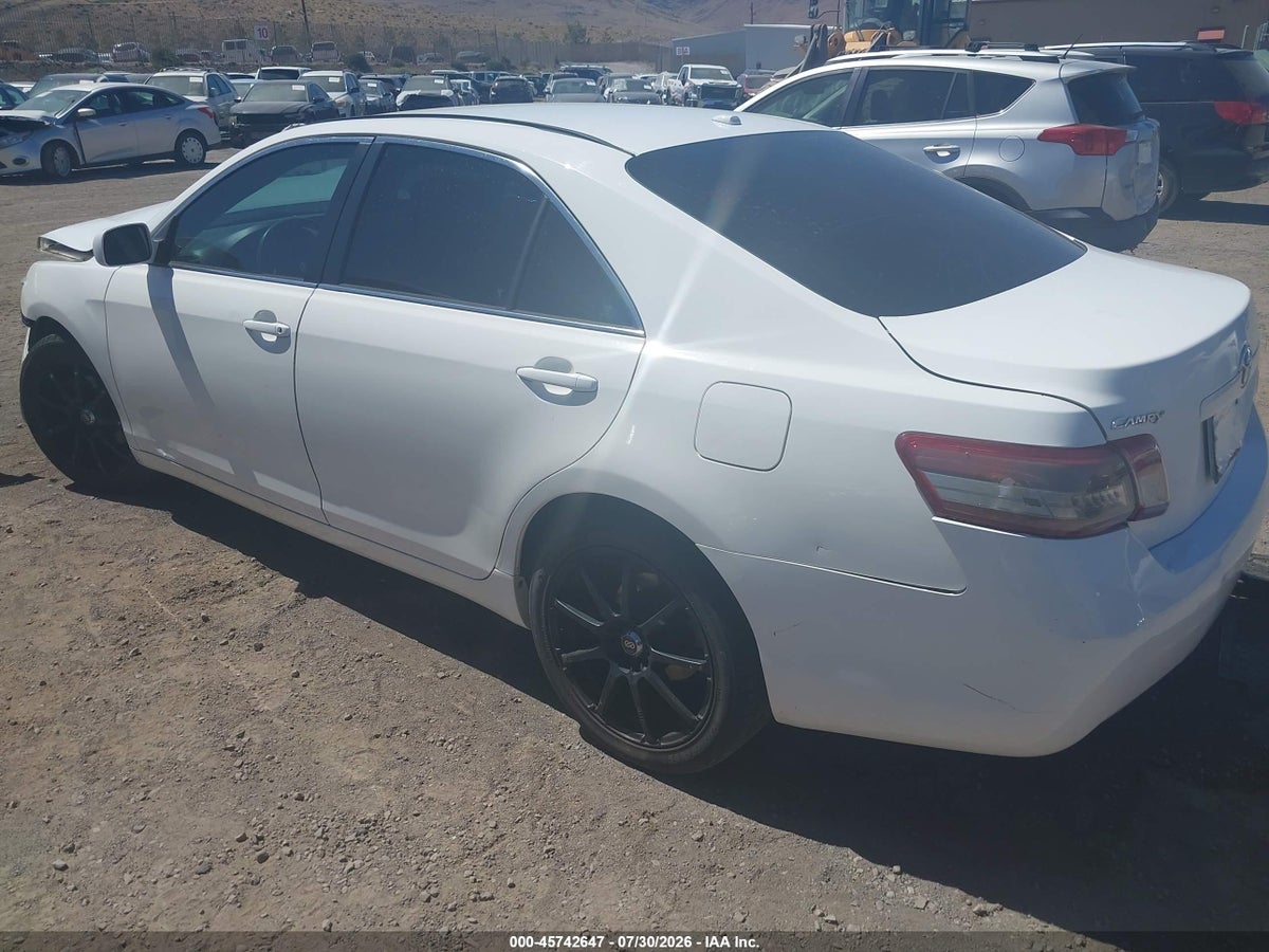 2011 TOYOTA CAMRY LE — снимка 3