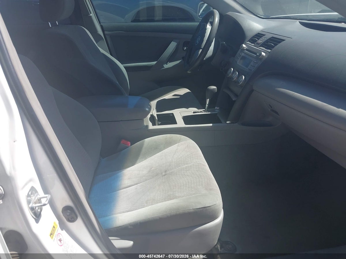 2011 TOYOTA CAMRY LE — снимка 5