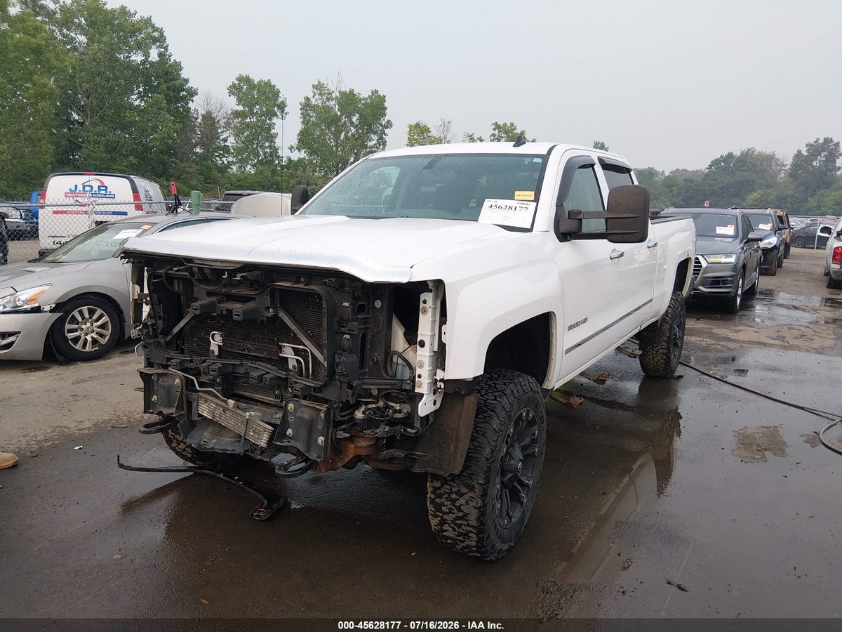 2015 CHEVROLET SILVERADO 2500HD LT — снимка 2