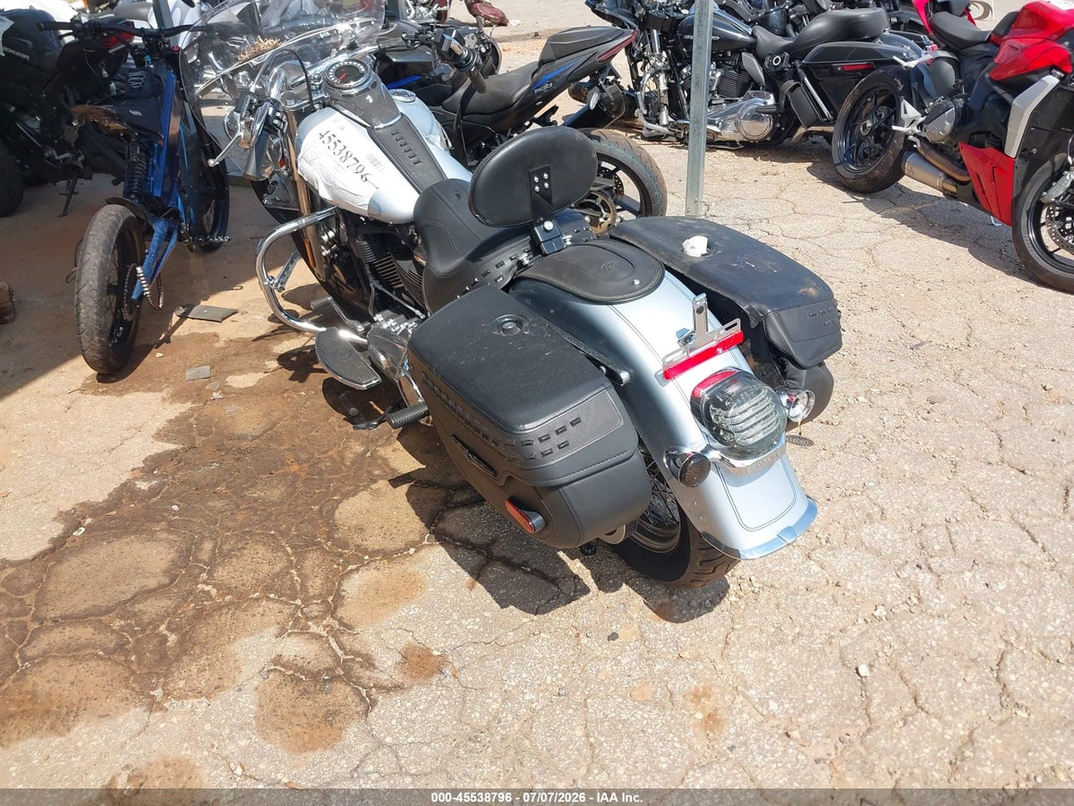 2023 HARLEY-DAVIDSON FLHCS — снимка 3
