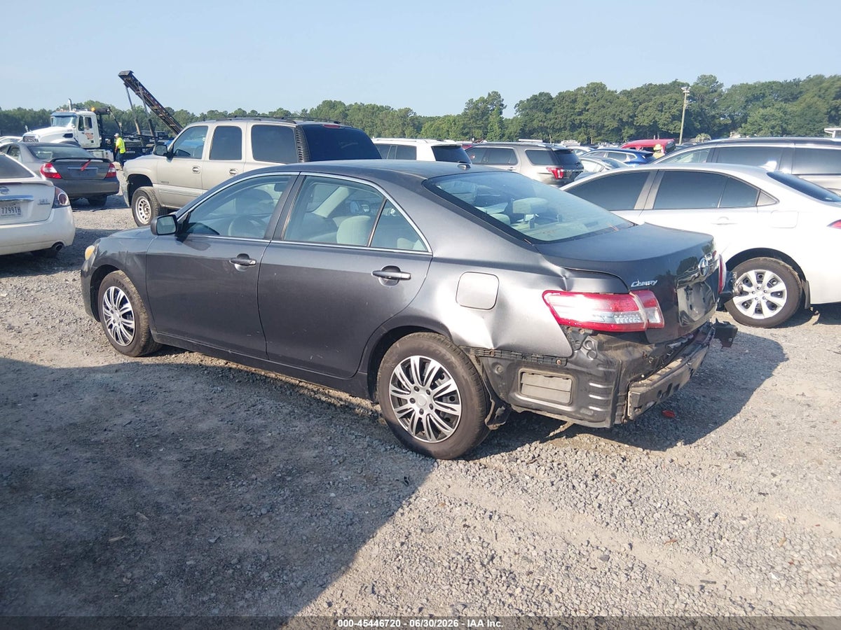 2010 TOYOTA CAMRY LE — снимка 3