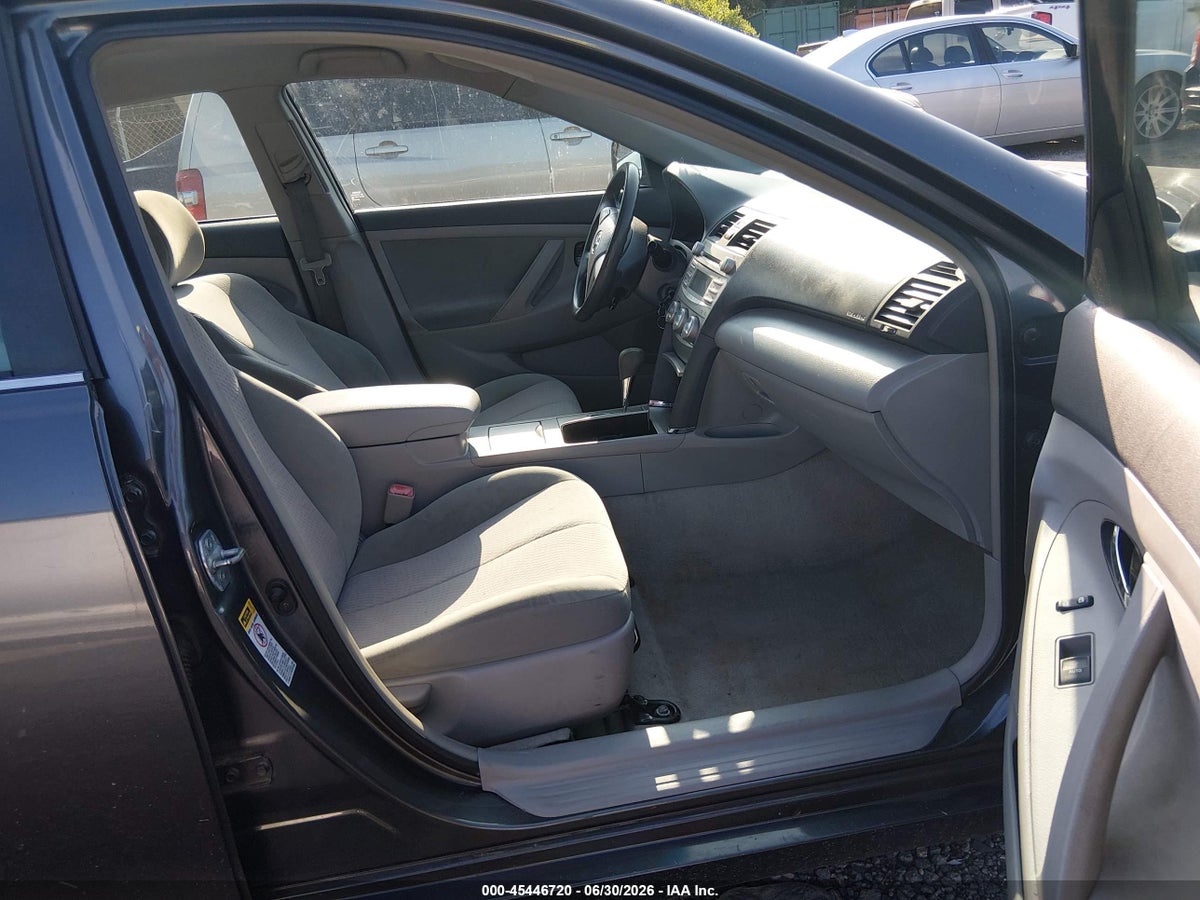 2010 TOYOTA CAMRY LE — снимка 5