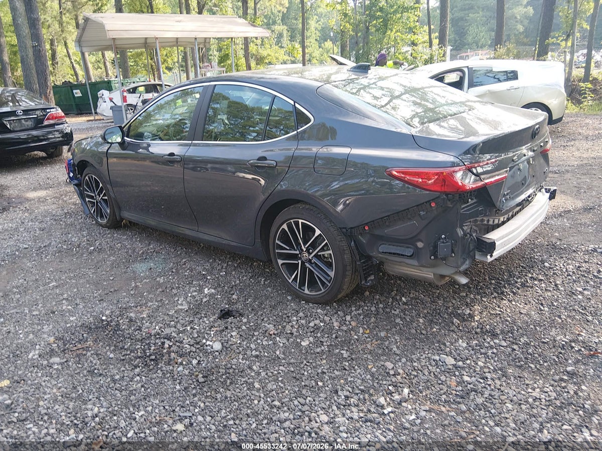 2025 TOYOTA CAMRY XLE — снимка 3